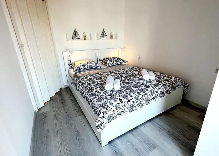 Semesterbostad Little Banjol