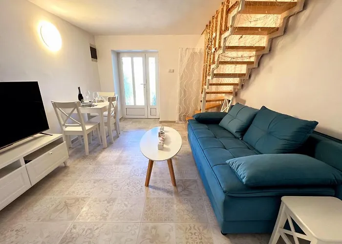 Little Vikendica Banjol